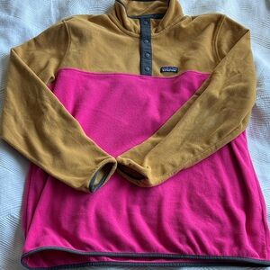Patagonia Fleece in Mustard and Gray